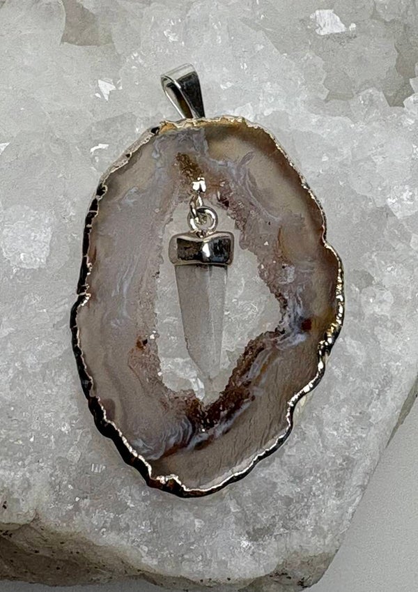 Agaat geode hanger met Bergkristal nr.2