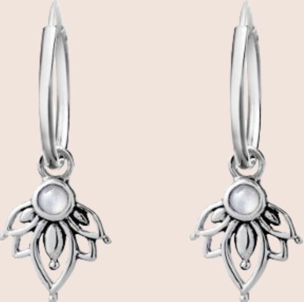 Zilveren Terra Edela oorringen met Maansteen