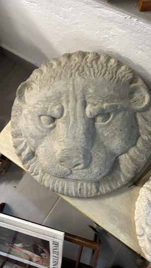 LEONE IN PIETRA