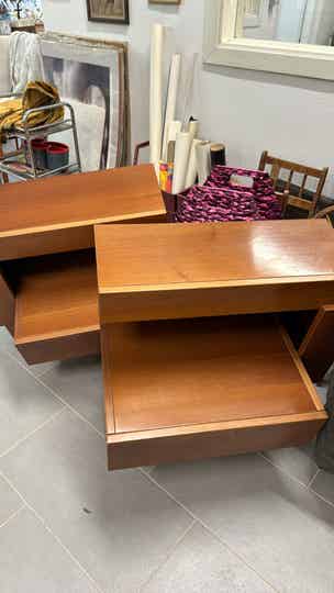 COMODINI CON BATTENTE COLLEGATO