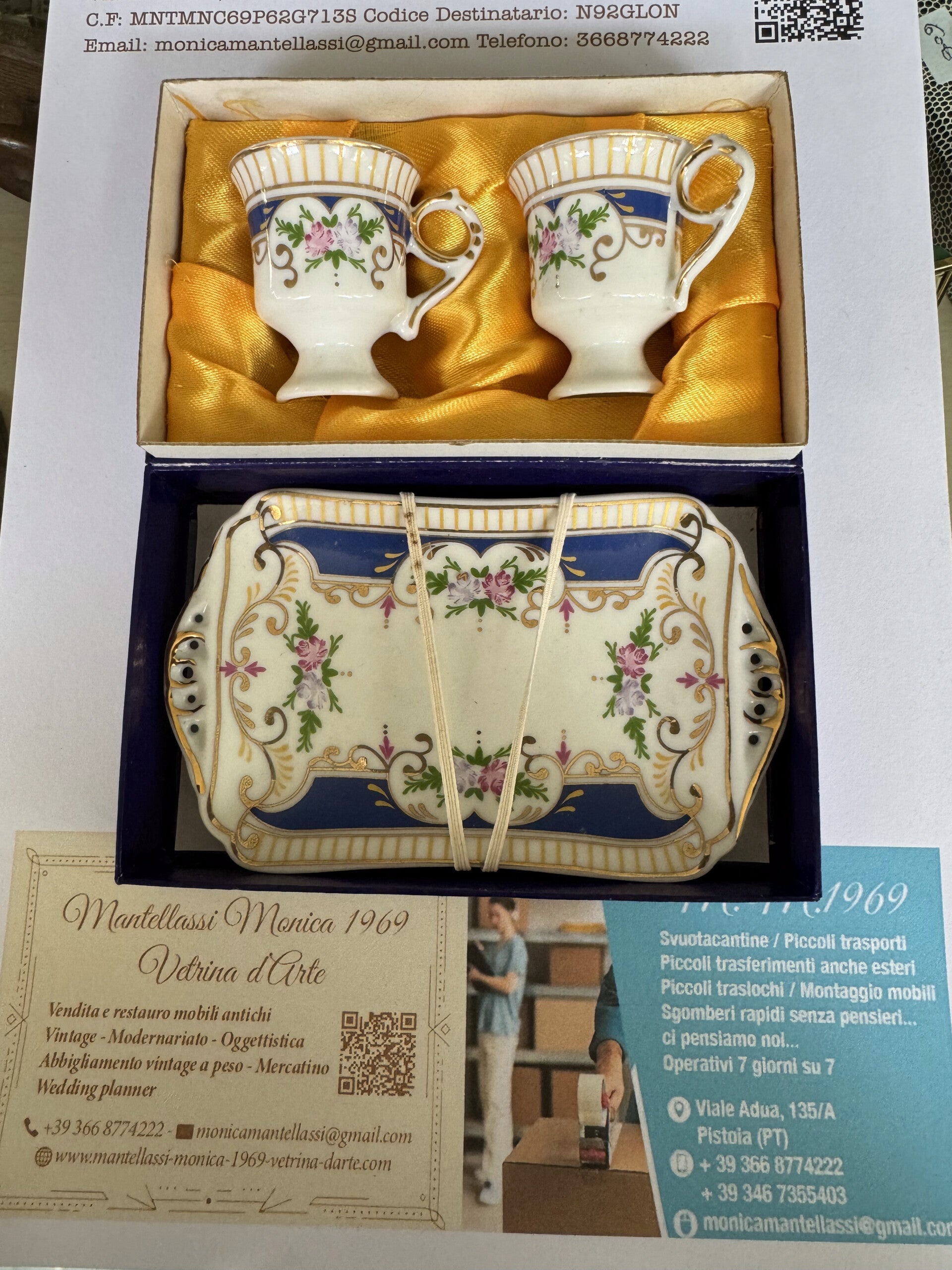 SET DI TAZZINE IN CERAMICA