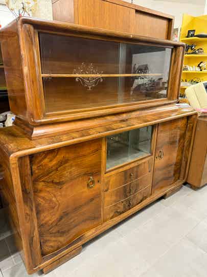 VETRINA IN LEGNO CON RIPIANI