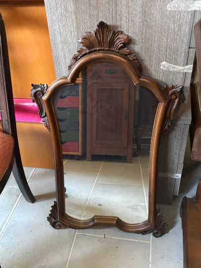 SPECCHIO ANTICO CON CORNICE IN LEGNO INTAGLIATO