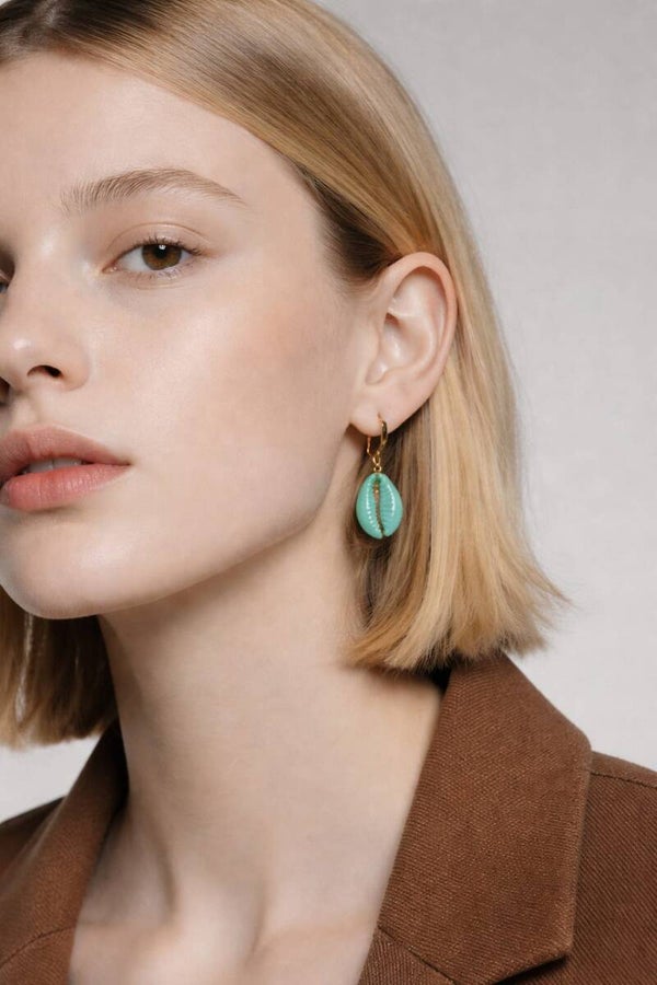 Summer Vibes: Gouden Hoepeloorbellen met Turquoise Schelpjes