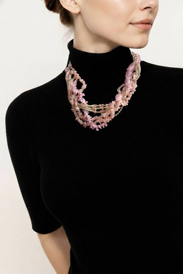 Bohemian Blossom: Multi-layer Statement Ketting in Pastelroze