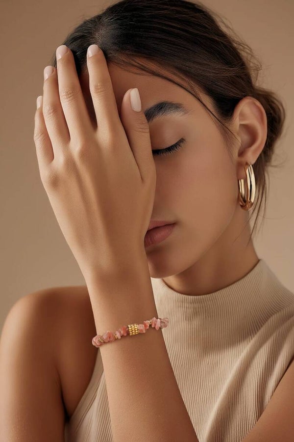 Lolo Yaya: Piedra del Sol – Natuurlijke Elegantie in Goud & Zand