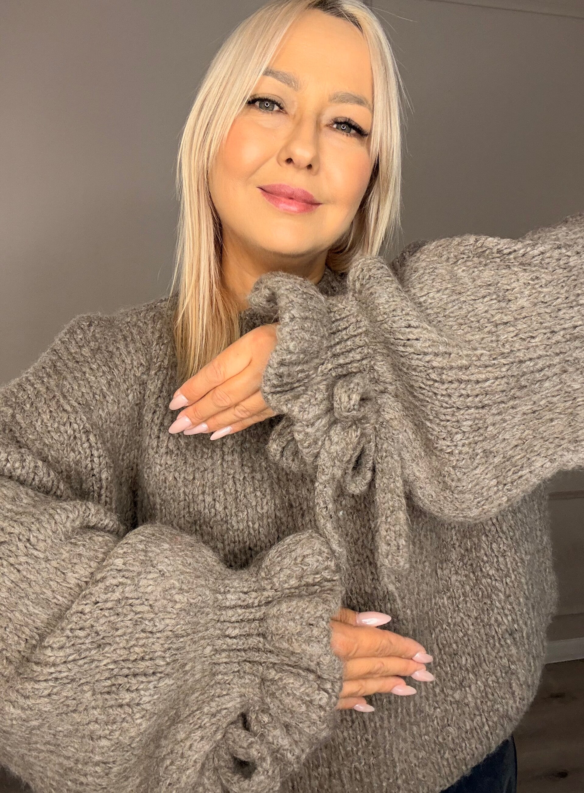 Sweter Bow