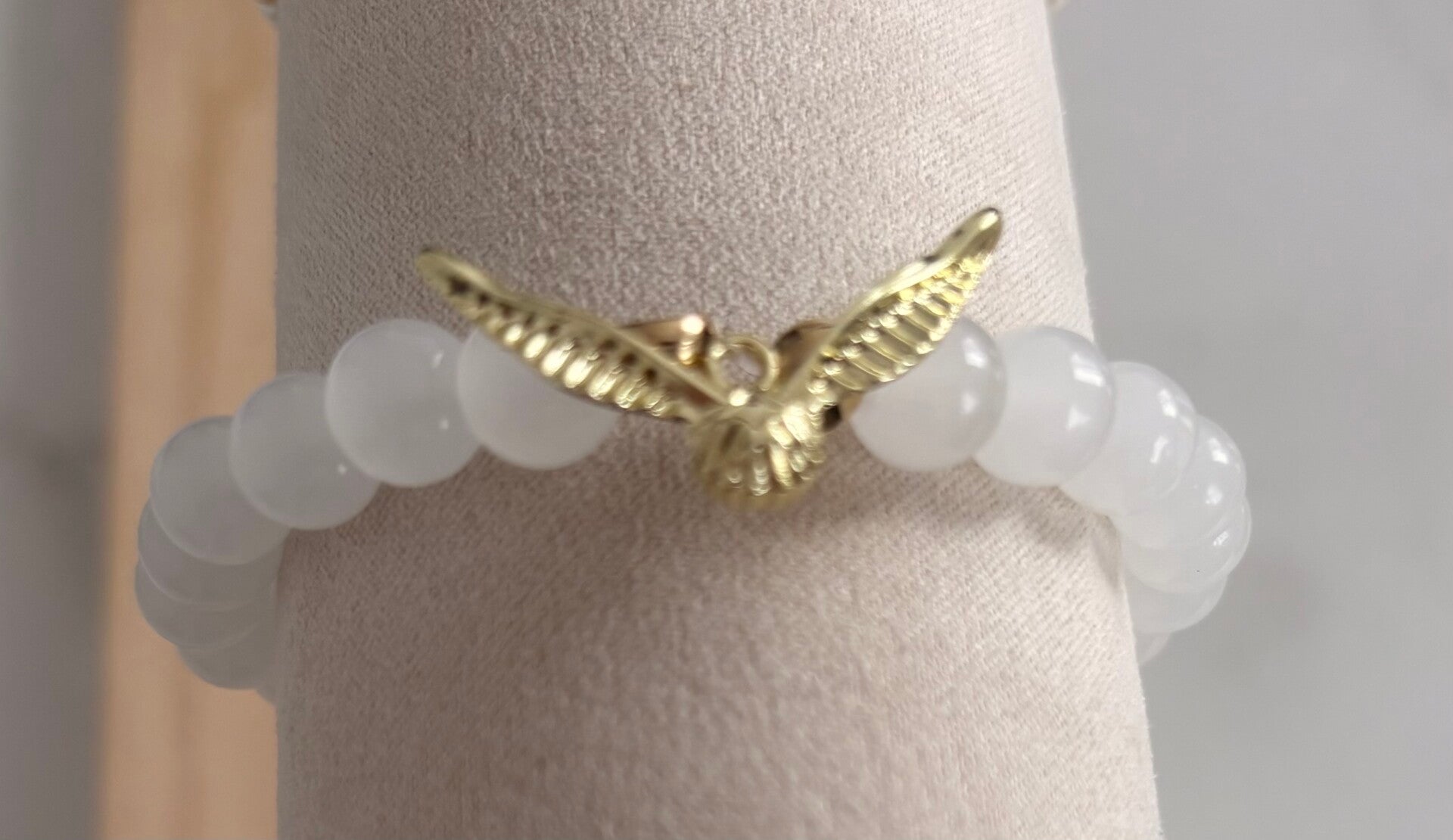 Bracelet perles & aigle doré – Collection Symbolique