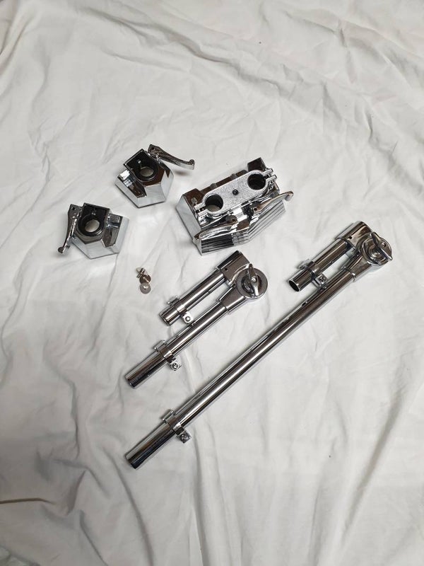 NIEUW dubele bassdrumbracket, 2 x tombrackets en 1 x tomarm kort + 1 x tomarm lang