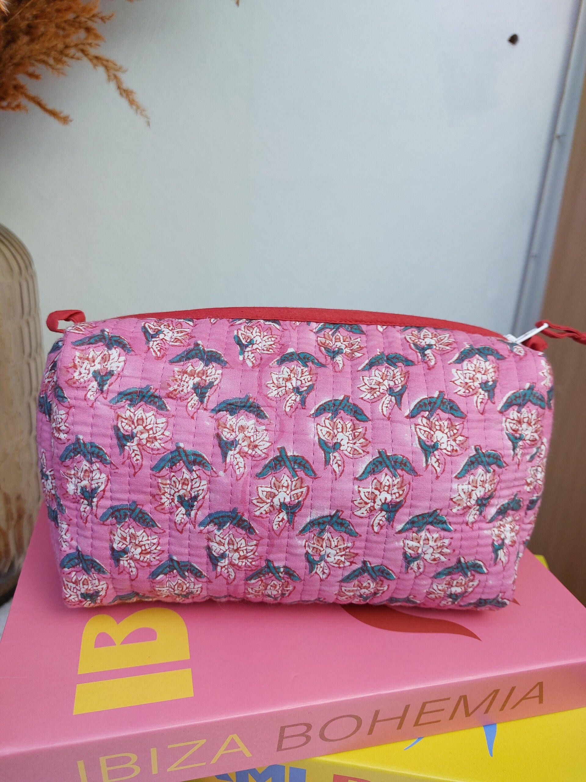 Summer roze ibiza ★ toilettas M