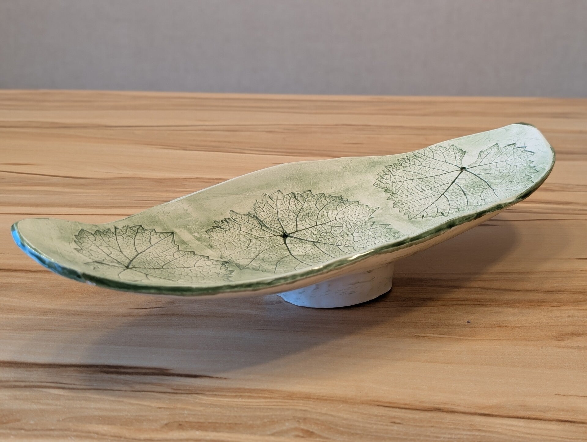 Obstschale oval mit Blattmuster