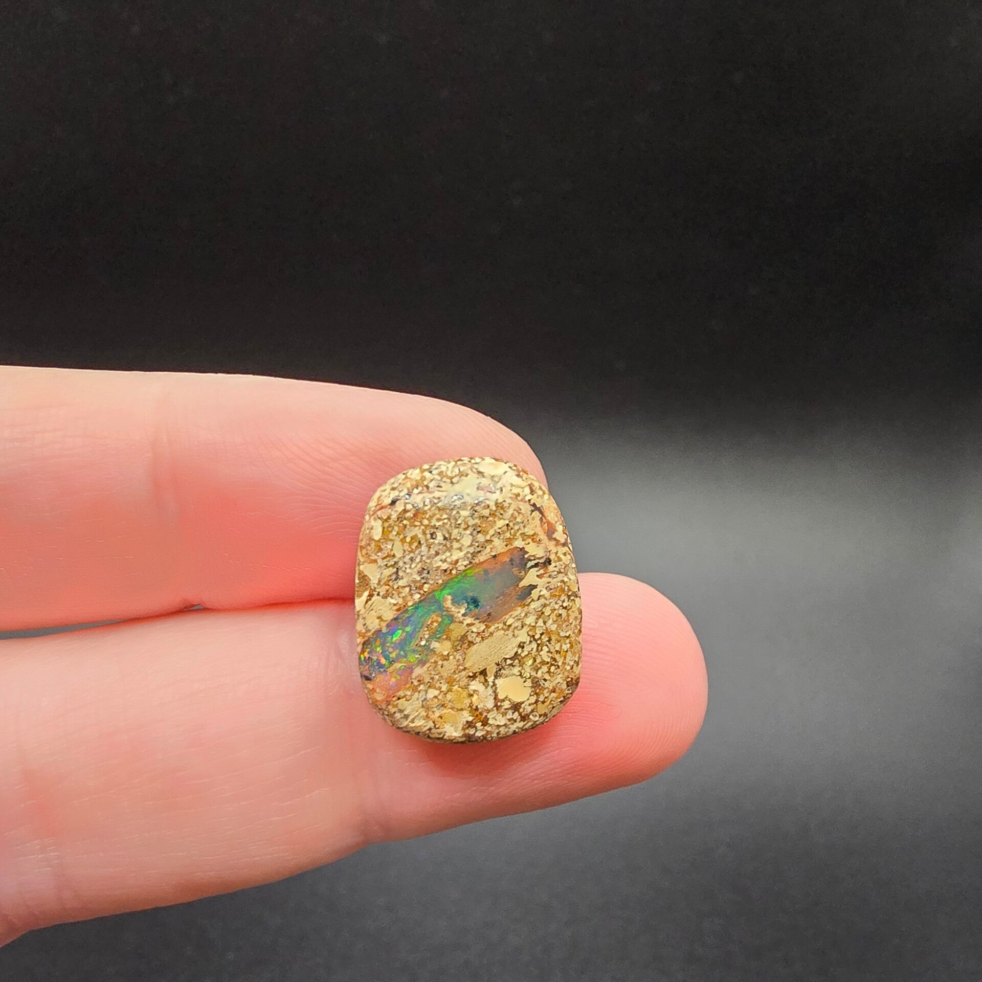 Australische Boulder Opaal Cabochon (F)