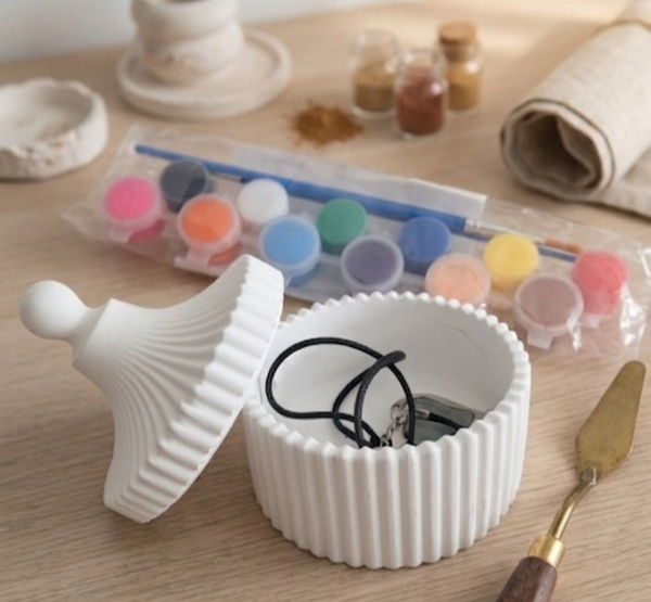 Half-DIY mini verfset 'potje voor sierraden' meisje