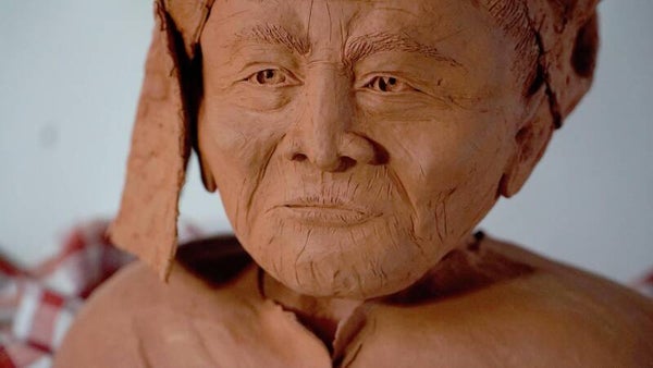 MEAS VANNA – Sculpture en grès d'une Cambodgienne