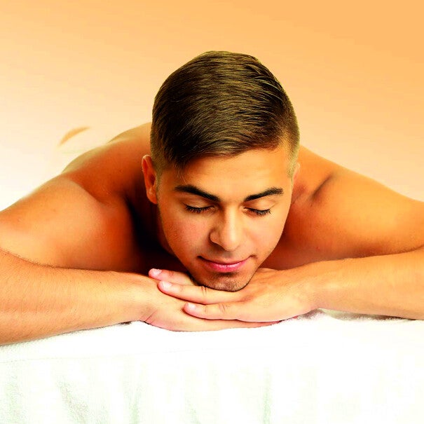 De lomi-lomi massage is één van de lekkerste massages die er is. Het is een Hawaiiaanse massage waarbij veel met de onderarmen wordt gemasseerd. 