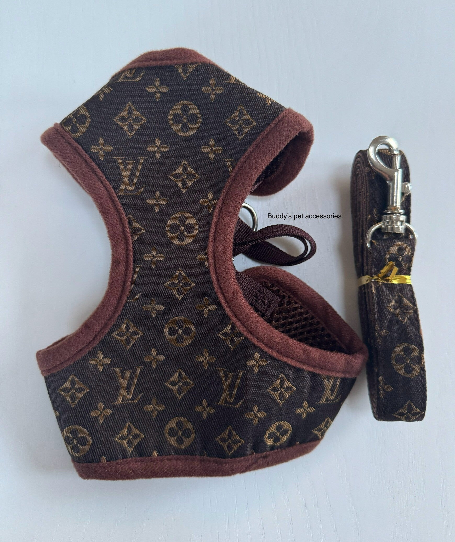 BROWN PUPPY CHEWY VUITTON HARNESS & LEAD