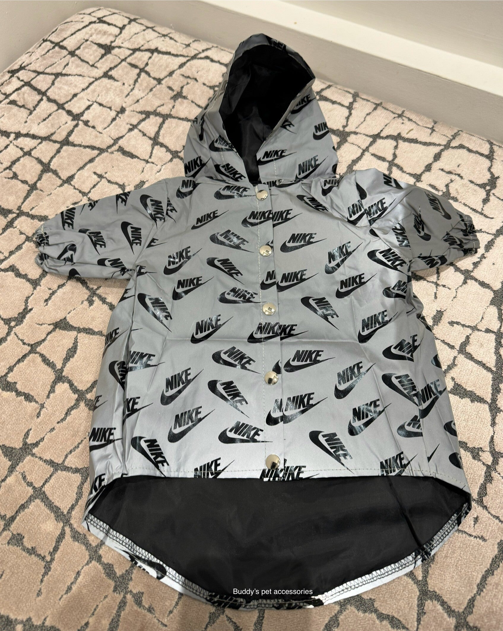 REFLECTIVE BLACK NIKE RAINCOAT