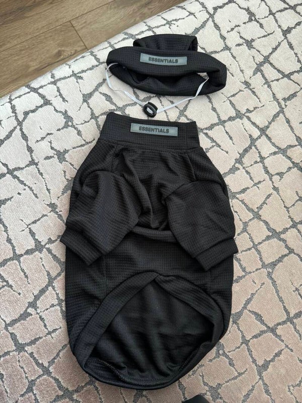 ESSENTIALS SWEATER & HAT