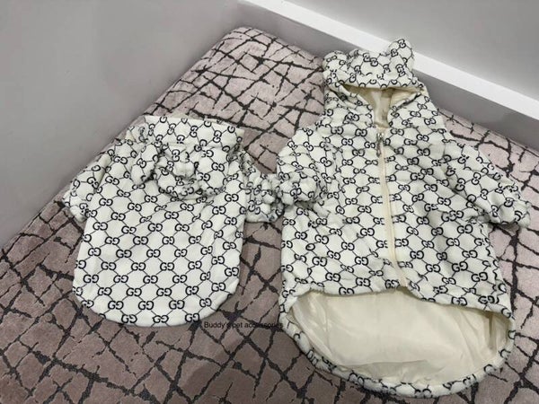 WHITE FLUFFY POOCHI JACKET