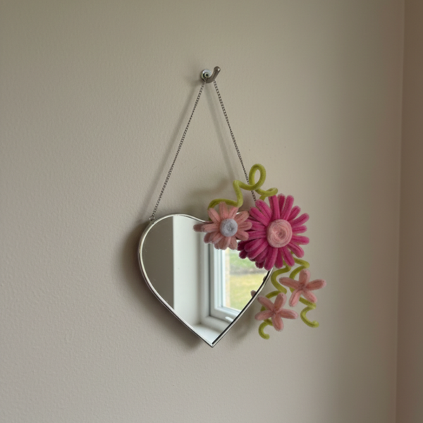 Petit miroir cœur fleuri