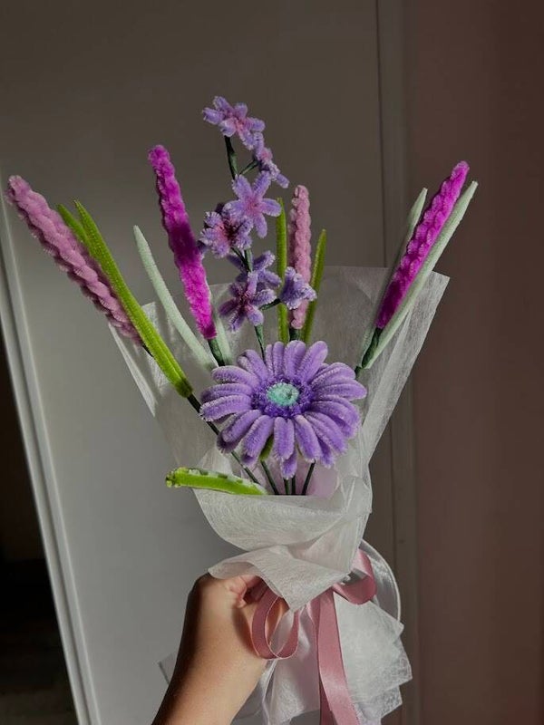 Petit Bouquet Violet – Douceur à Offrir