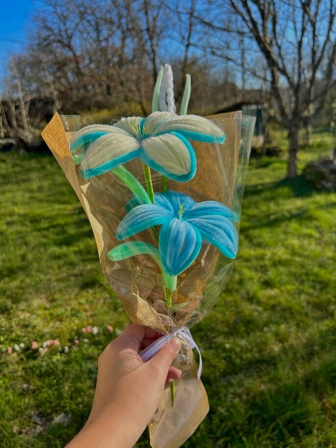 Éclat Bleu – Bouquet Douceur & Lumière - Lys et Lavandes.