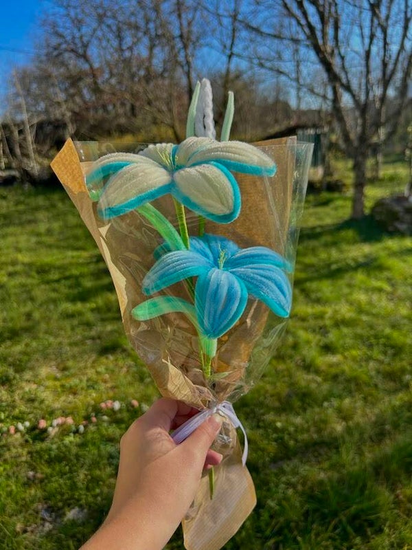 Éclat Bleu – Bouquet Douceur & Lumière - Lys et Lavandes.