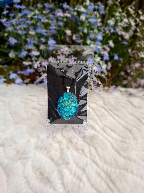 Resin oval shaped necklace