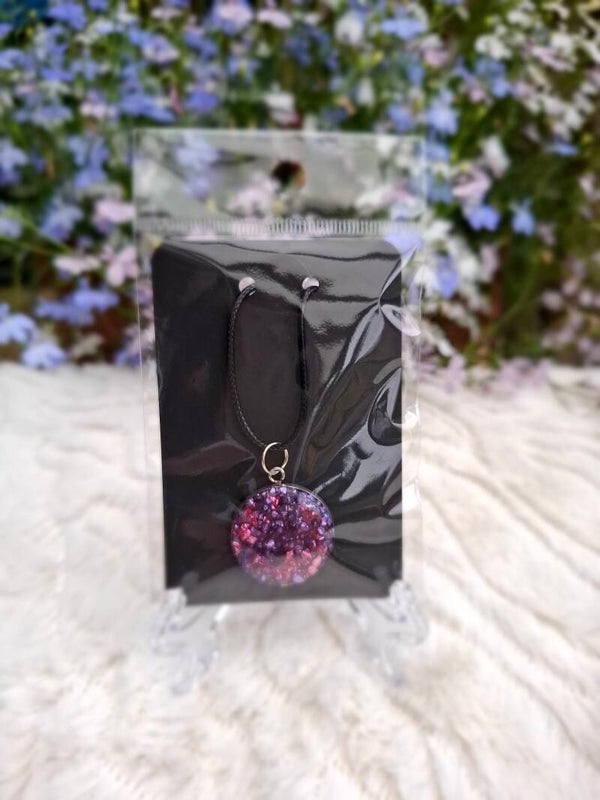 Resin round purple/pink necklace