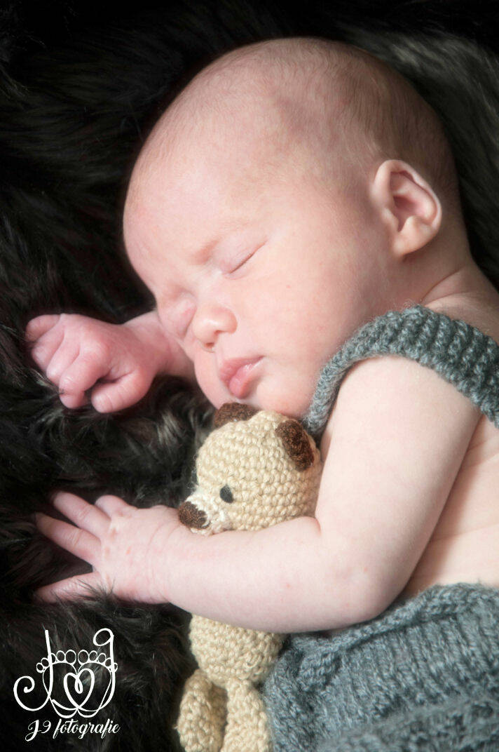 Babyfotografie Weert Limburg Newbornfotografie Fotograaf Weert, newborn baby,  cute baby,  fotoshoot  newbornfotograaf 