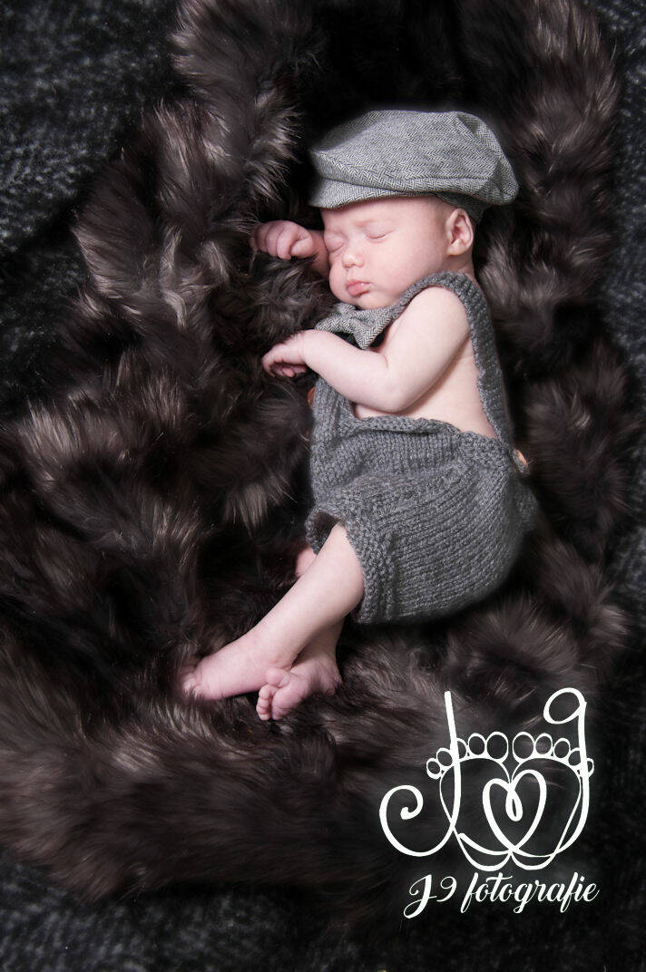 Babyfotografie Weert Limburg Newbornfotografie Fotograaf Weert, newborn baby,  cute baby,  fotoshoot  newbornfotograaf 