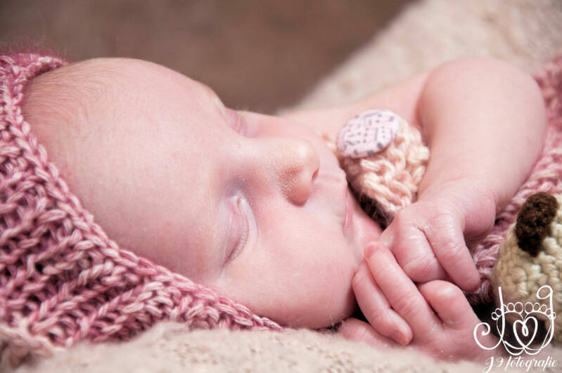 Babyfotografie Weert Limburg Newbornfotografie Fotograaf Weert, newborn baby,  cute baby,  fotoshoot  newbornfotograaf 