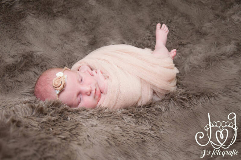 Babyfotografie Weert Limburg Newbornfotografie Fotograaf Weert, newborn baby,  cute baby,  fotoshoot  newbornfotograaf 