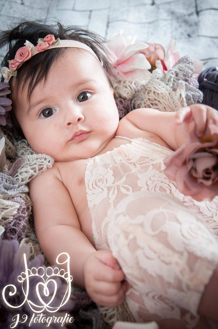 Babyfotografie Weert Limburg Newbornfotografie Fotograaf Weert, newborn baby,  cute baby,  fotoshoot  newbornfotograaf 