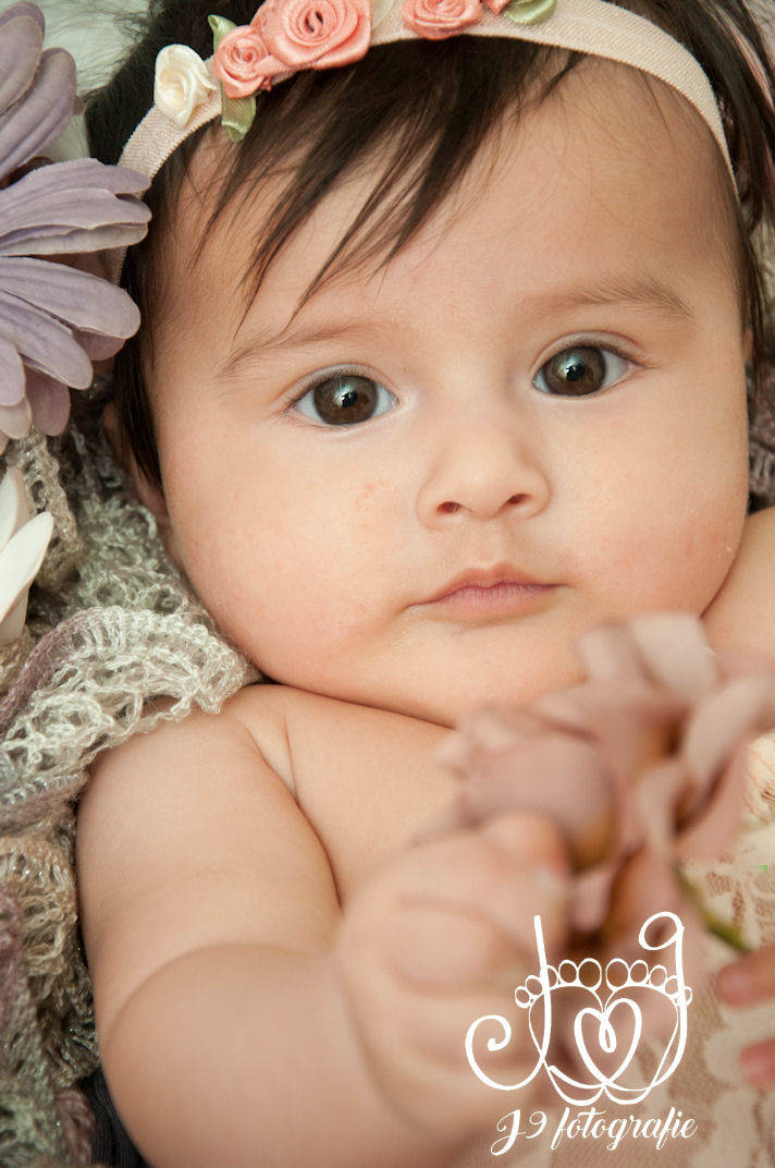 Babyfotografie Weert Limburg Newbornfotografie Fotograaf Weert, newborn baby,  cute baby,  fotoshoot  newbornfotograaf 