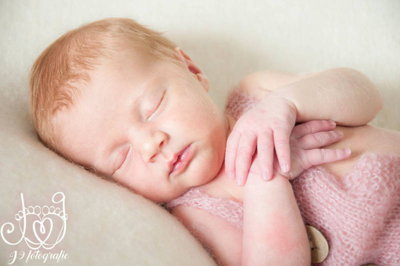 Babyfotografie Weert Limburg Newbornfotografie Fotograaf Weert, newborn baby,  cute baby,  fotoshoot  newbornfotograaf 
