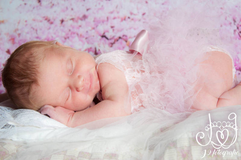 Babyfotografie Weert Limburg Newbornfotografie Fotograaf Weert, newborn baby,  cute baby,  fotoshoot  newbornfotograaf 