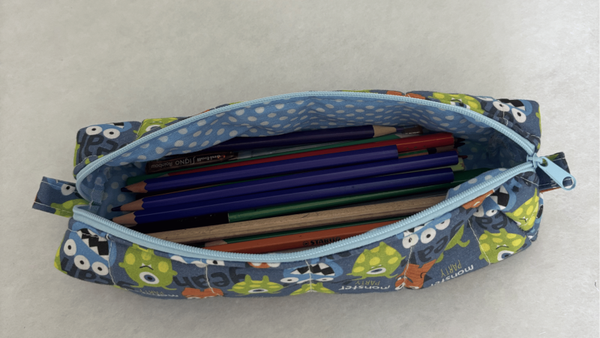trousse écolier montre gentil