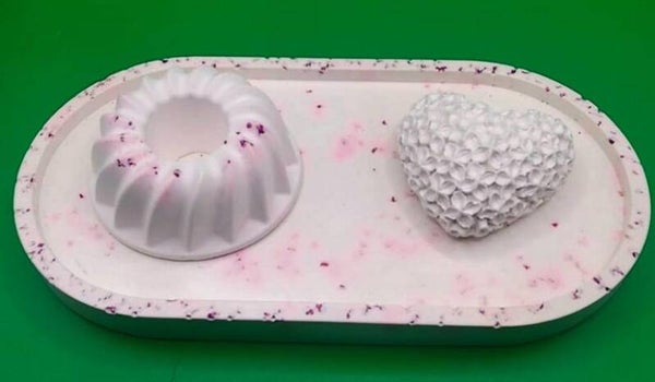 Tabeltt mit Guggelhupf und Herz