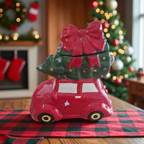 Voiture avec sapin