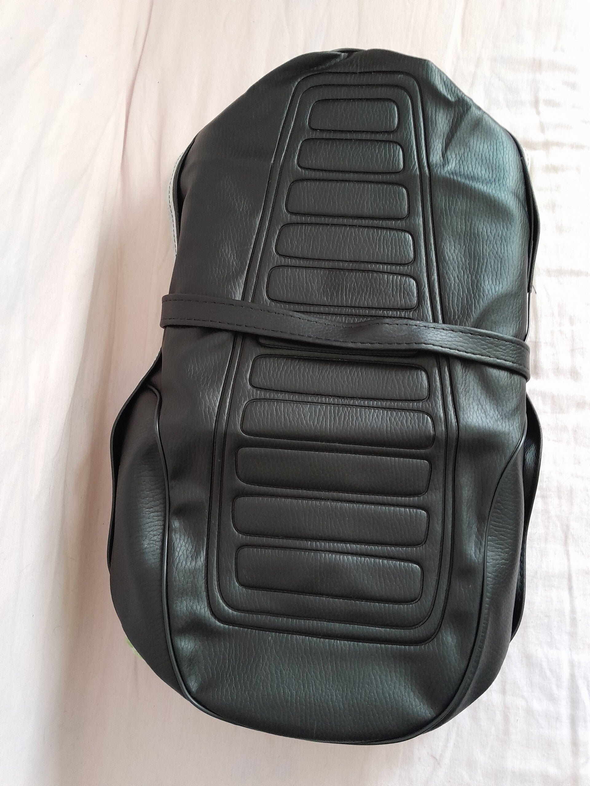 Housse de selle Suzuki GT 185 L M A B