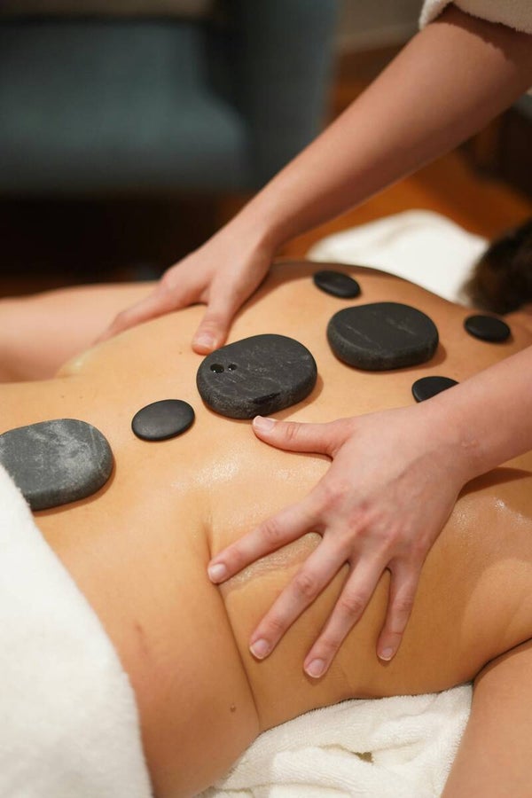 Gutschein  Hot Stone Massage  45 Min.