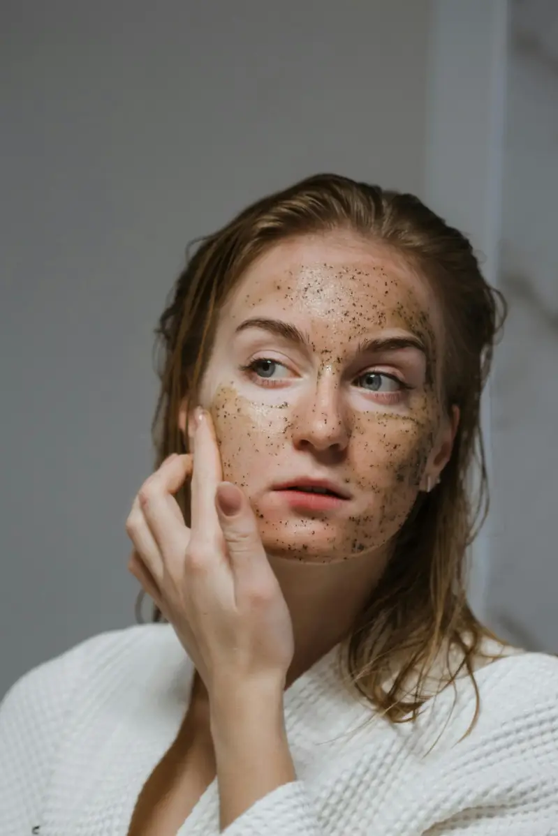 Cómo exfoliar la piel correctamente: Tips para una piel radiante
