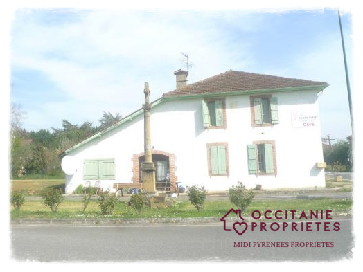 Voormalig café restaurant met ruim woonhuis in de Gers - Occitanie.