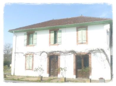 Voormalig café restaurant met ruim woonhuis in de Gers - Occitanie.