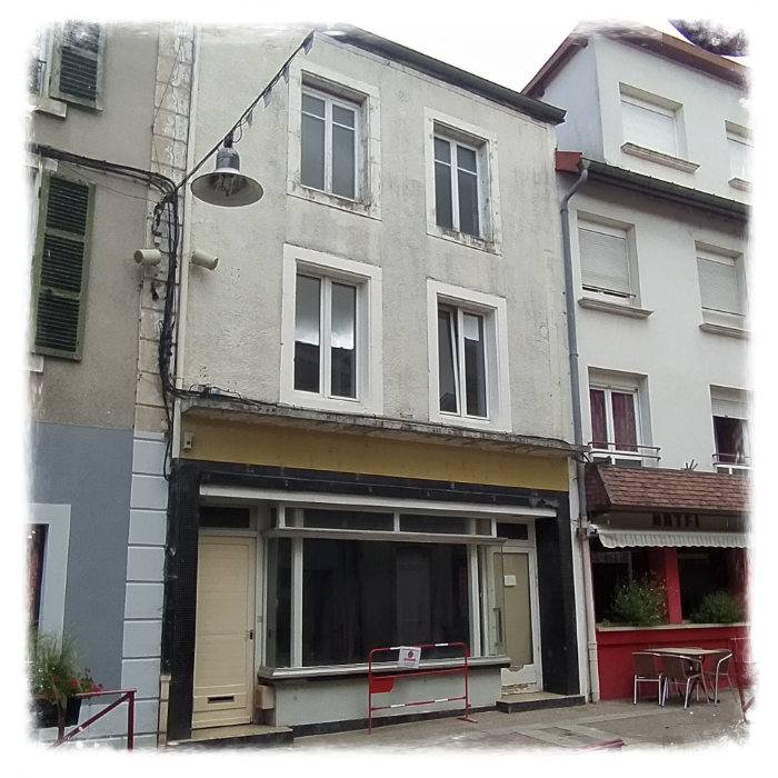 Winkelpand met appartement te koop in de Haute Marne.