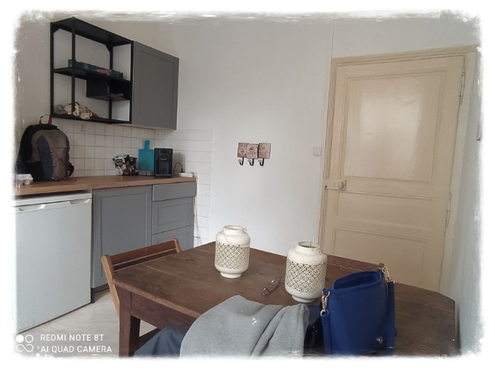 Winkelpand met appartement te koop in de Haute Marne.