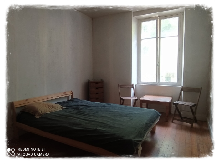 Winkelpand met appartement te koop in de Haute Marne.