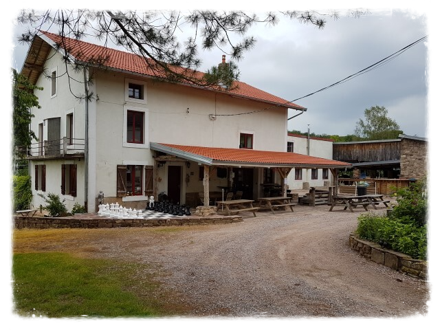 Motor hotel met camping te koop in de Vogezen