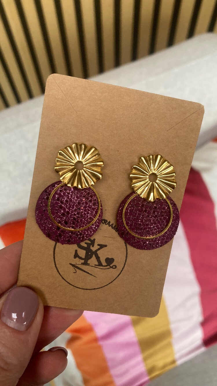 Leren oorbellen rond paars/bordeaux